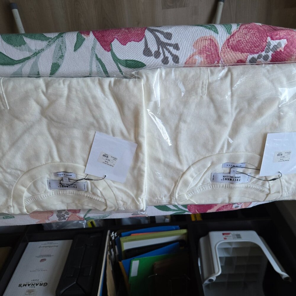 Lot of two (2) NWT mens Freemans Sporting Club white pocket sz L cotton tees